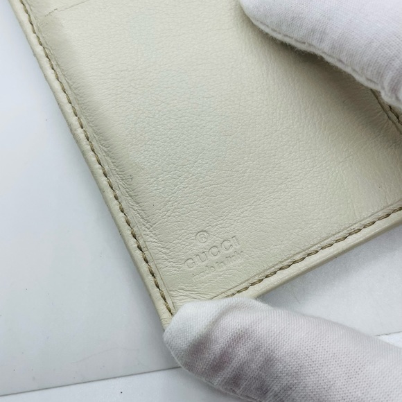 Gucci Beige and Brown Monogram Wallet - Picture 3 of 15